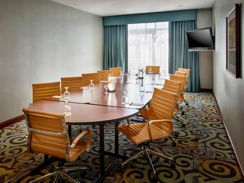 Courtyard By Marriott Hotel