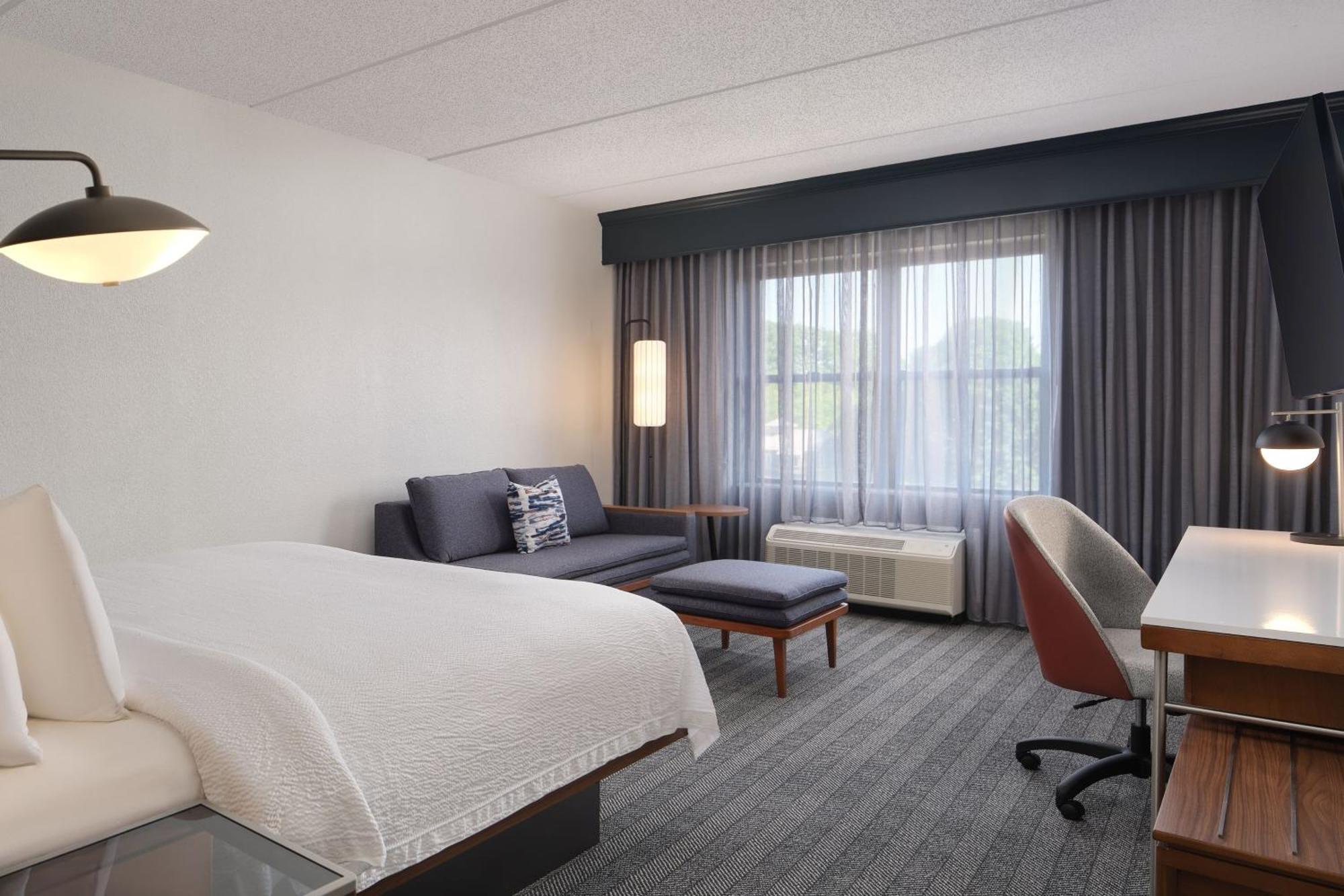 Courtyard By Marriott