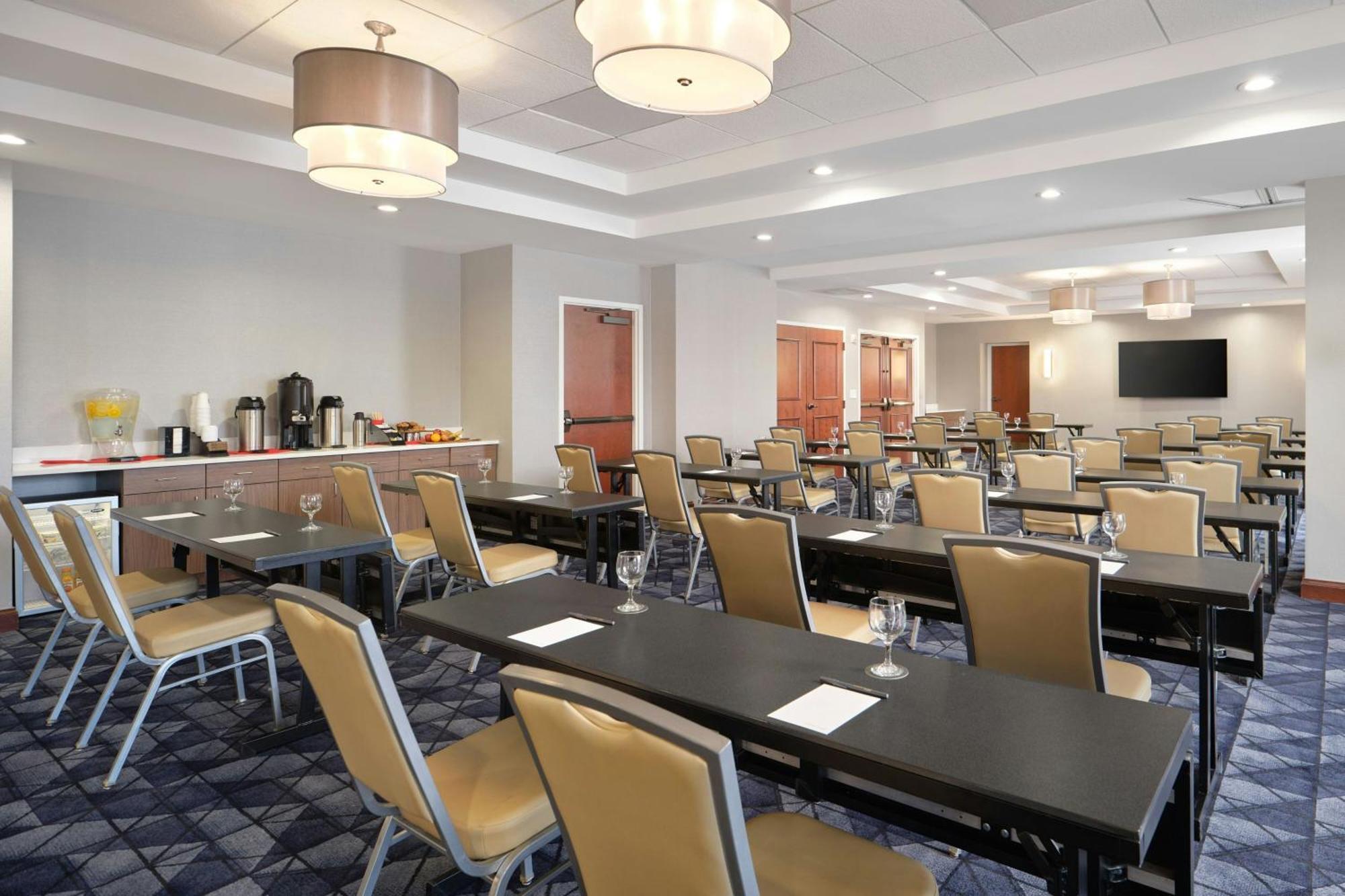 Courtyard By Marriott 3*
