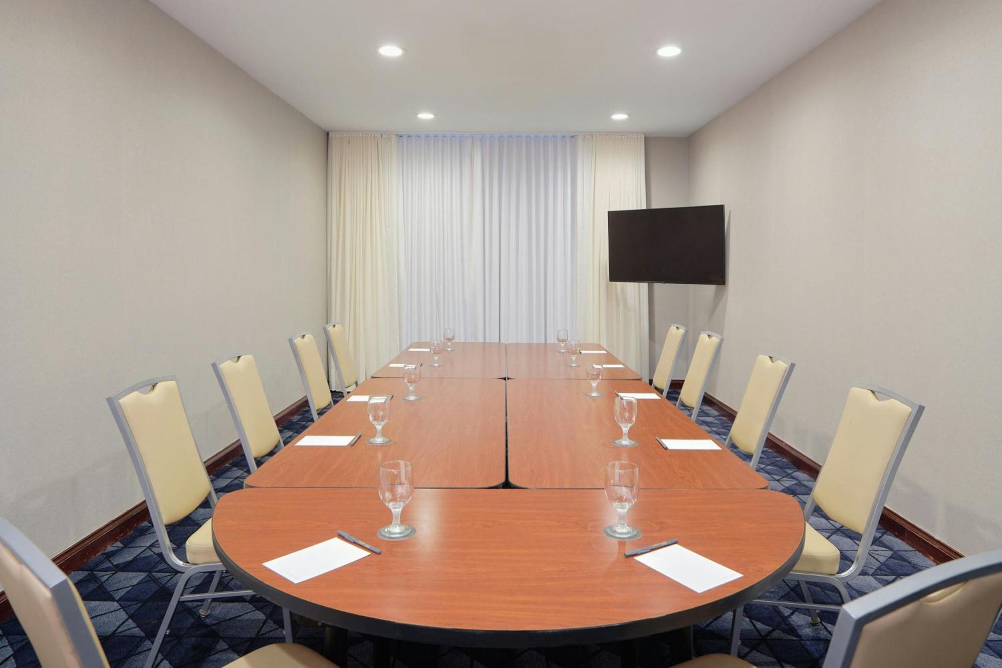 Courtyard By Marriott Hotel