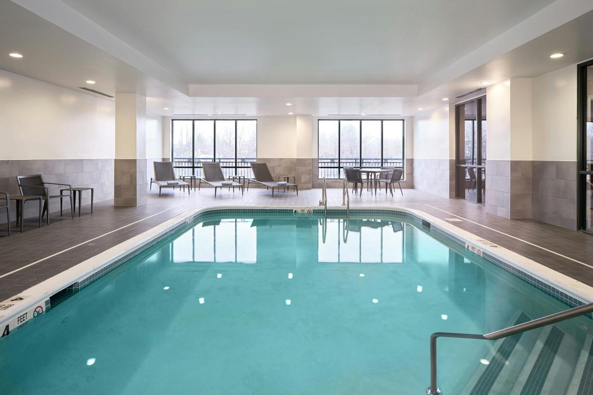 Courtyard By Marriott Hotel Saratoga Springs